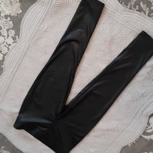 NwT LOFT Faux leather high rise leggings size M black